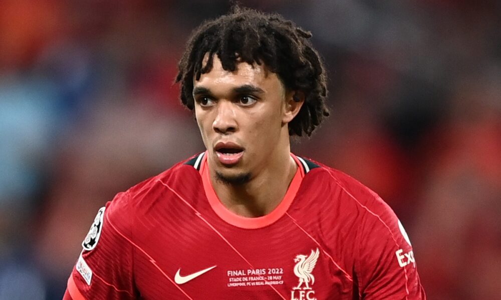 Calciomercato Liverpool, Slot parla di Alexander-Arnold: «Terzino incredibile. Poi sul rinnovo…»