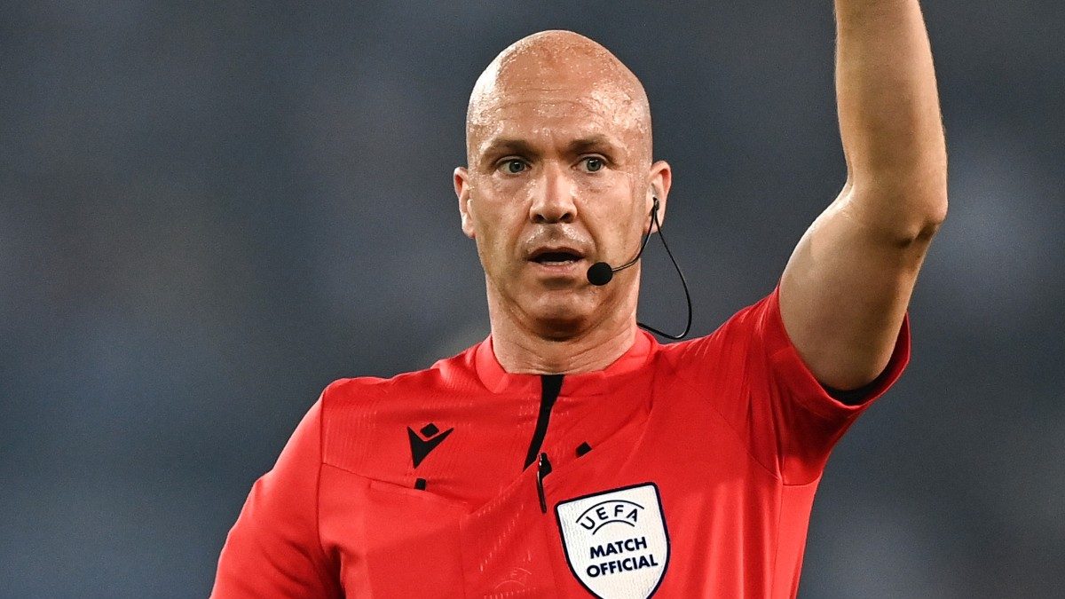 Champions League, Taylor arbitrerà Borussia Dortmund PSG