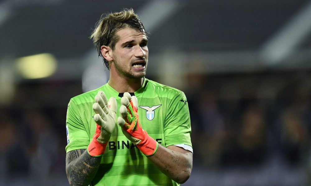 Infortunio Provedel, il portiere della Lazio dimesso dopo l’operazione alla spalla: eccco i tempi di recupero