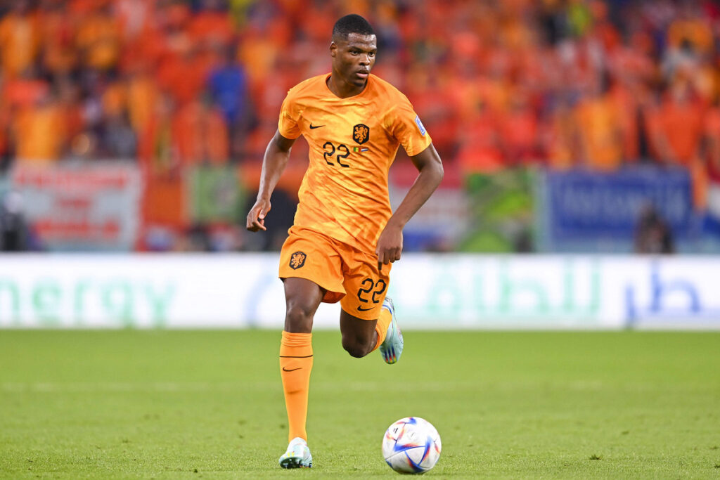 FUSSBALL WM 2022 VORRUNDE GRUPPE B Senegal - Niederlande 21.11.2022 Denzel Dumfries (Niederlande) *** FOOTBALL World Cup