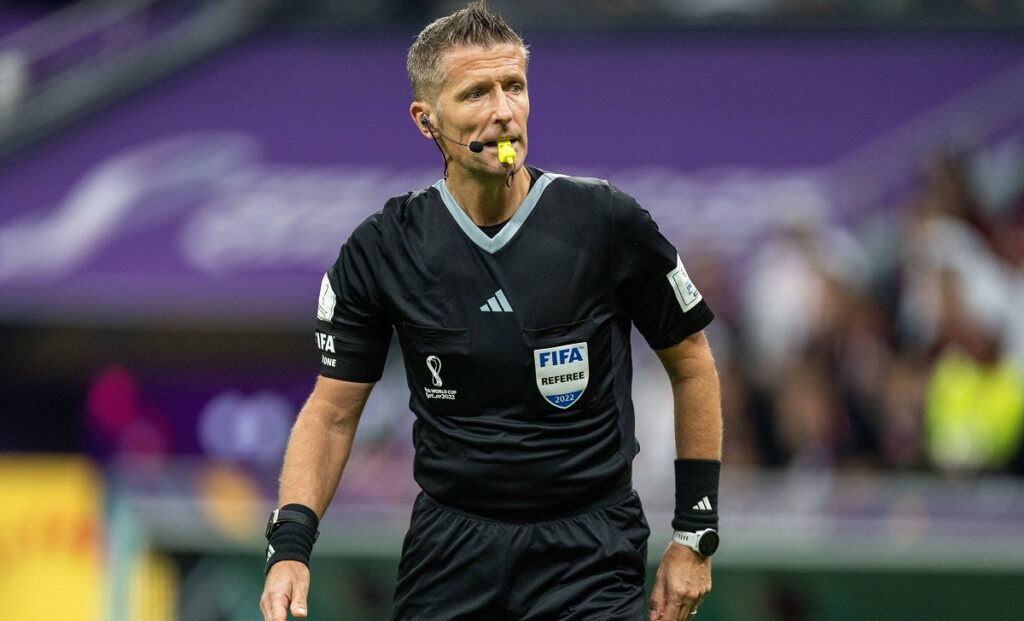 DOHA, 20 11 2022 Al Bayt Stadium World Cup 2022 in Qatar between Qatar and Ecuador. Referee Daniele Orsato Qatar Ecuad
