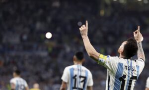Messi Maradona 9 gol a 8 e 3 a 1