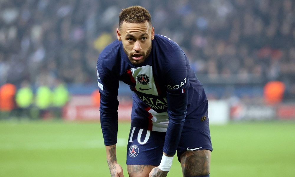 Neymar di nuovo al centro delle polemiche in Brasile: «Non posso nemmeno grattarmi il ca*zo di orecchio adesso!?». L’attaccante non ci sta e sbotta sui social