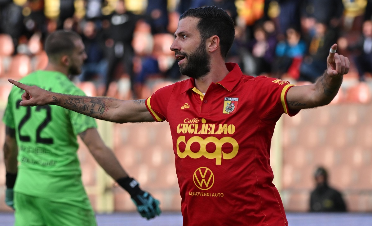 Serie B, Iemmello recupera il Bari: pareggio esterno per il Catanzaro al San Nicola 36 Iemmello