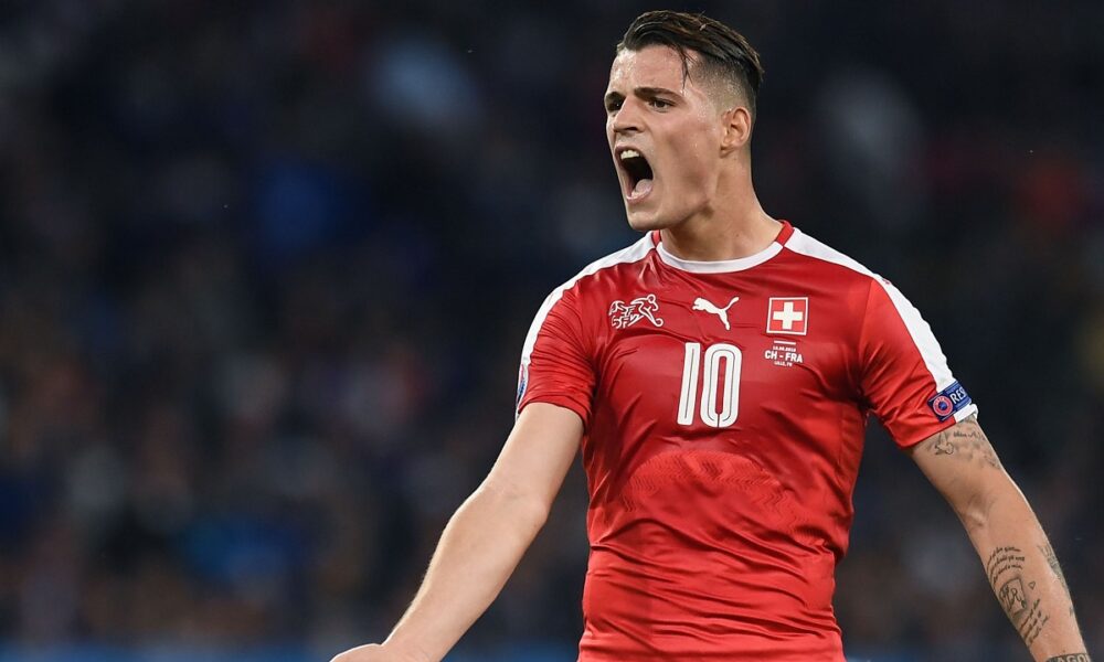 Xhaka Chelsea, pista caldissima: lo svizzero vuole tornare da Xabi Alonso
