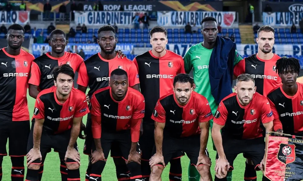 Rennes, caos totale nel club! Esonerato Beye, avviato un procedimento disciplinare per lui e il suo staff. La ricostruzione della vicenda