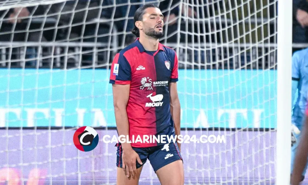 Dossena Cagliari: sardi scatenati, torna anche il difensore! I dettagli della trattativa con il Como, ecco quando arriva in città