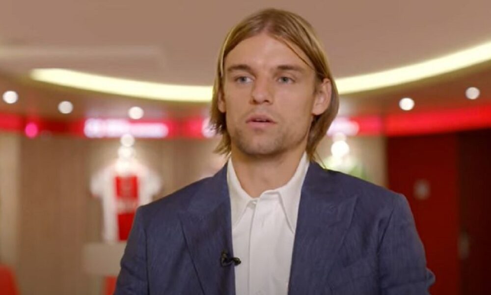 Clamoroso all’Ajax: Borna Sosa e altri 6 esclusi dal gruppo con una chat di WhatsApp