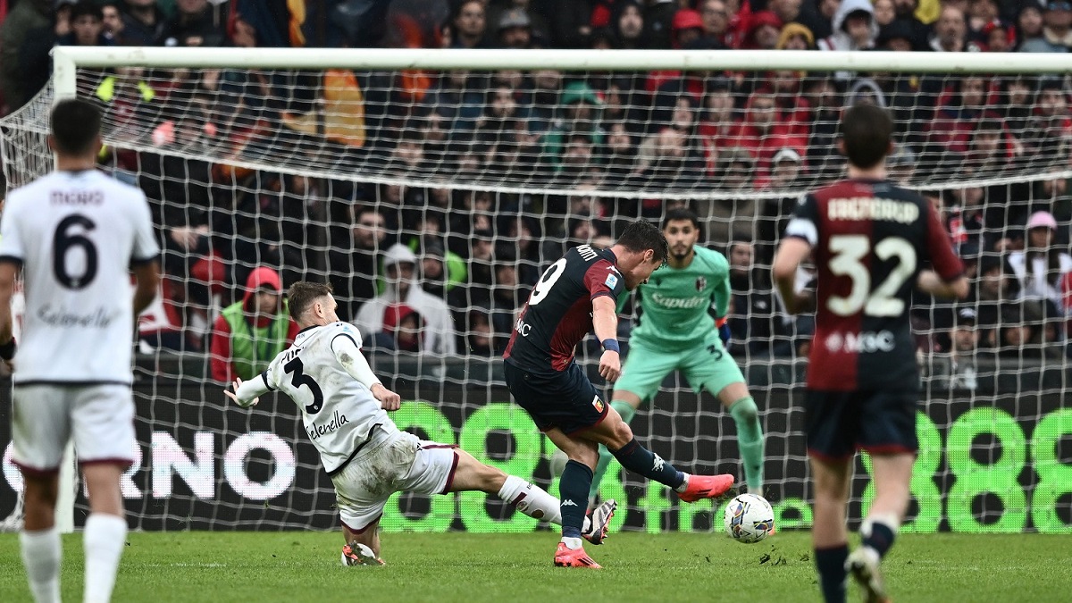 Pagelle Genoa-Bologna: con questo Pinamonti serve Balotelli? Odgaard chirurgico 36 pinamonti