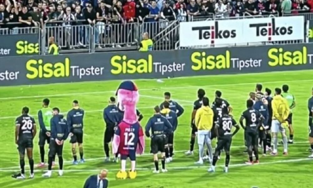 Pully la mascotte che soffre per il Cagliari e trascina la squadra