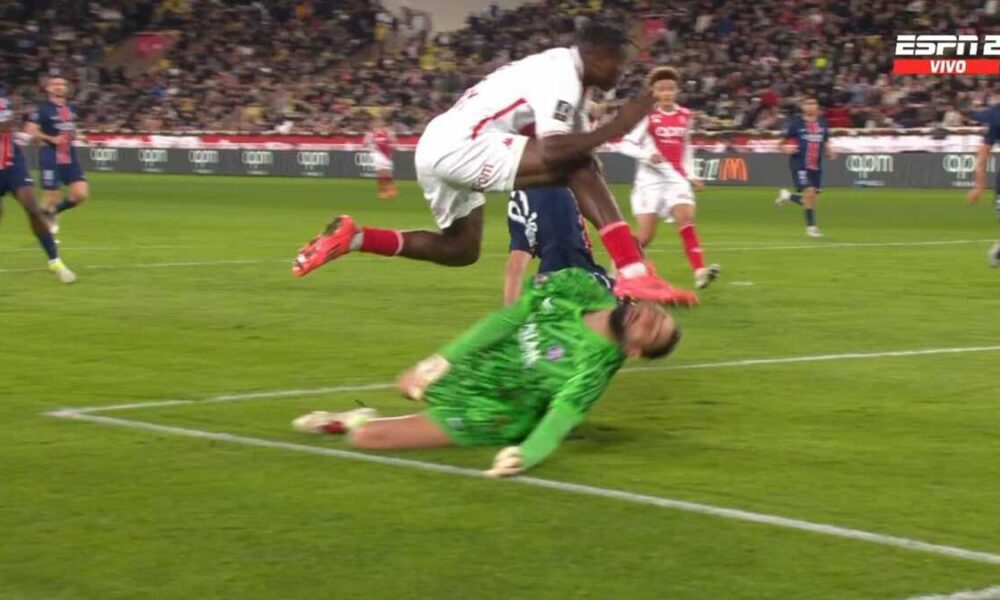 Singo si scusa con Donnarumma dopo lo scontro: «Non era ovviamente volontario, ma…»
