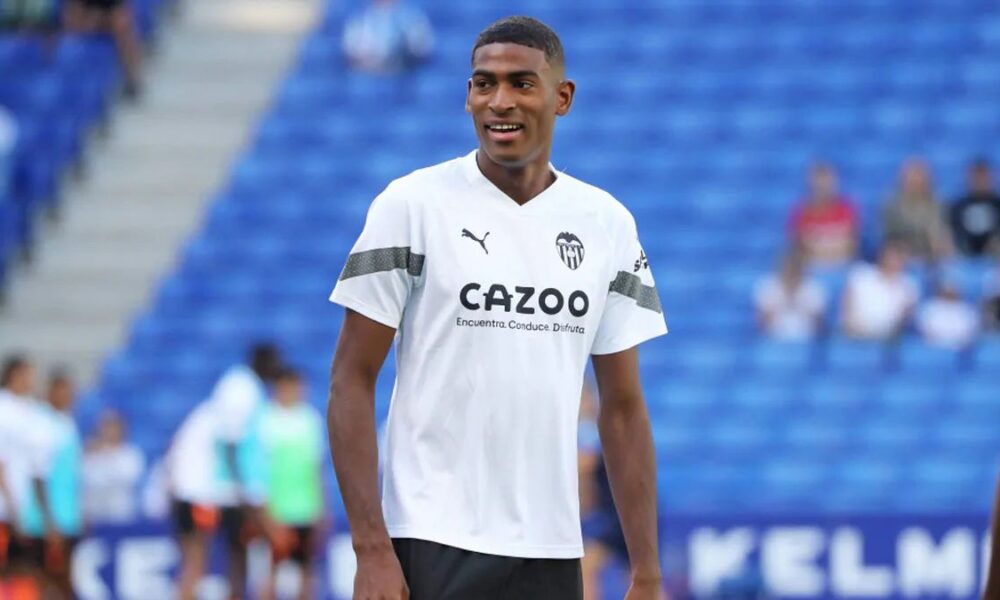 Calciomercato Inter, nome nuovo per la difesa: i nerazzurri irrompono nella corsa per Mosquera!