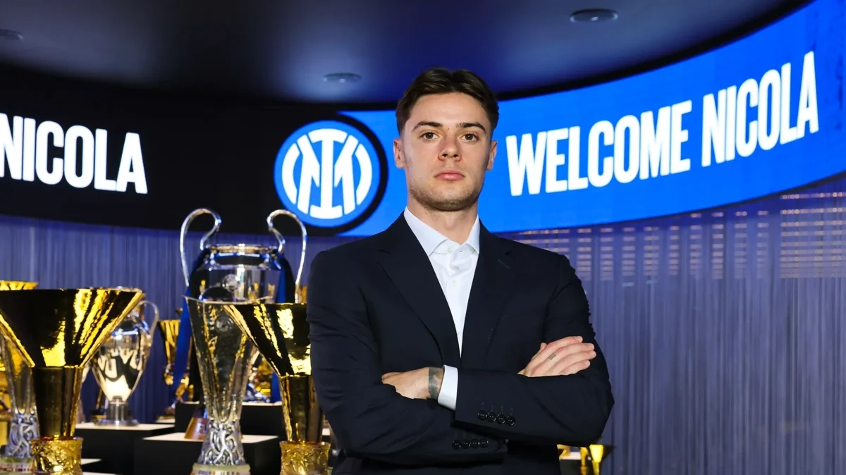 FC Internazionale Unveil New Signing Nicola Zalewski e1738612173125