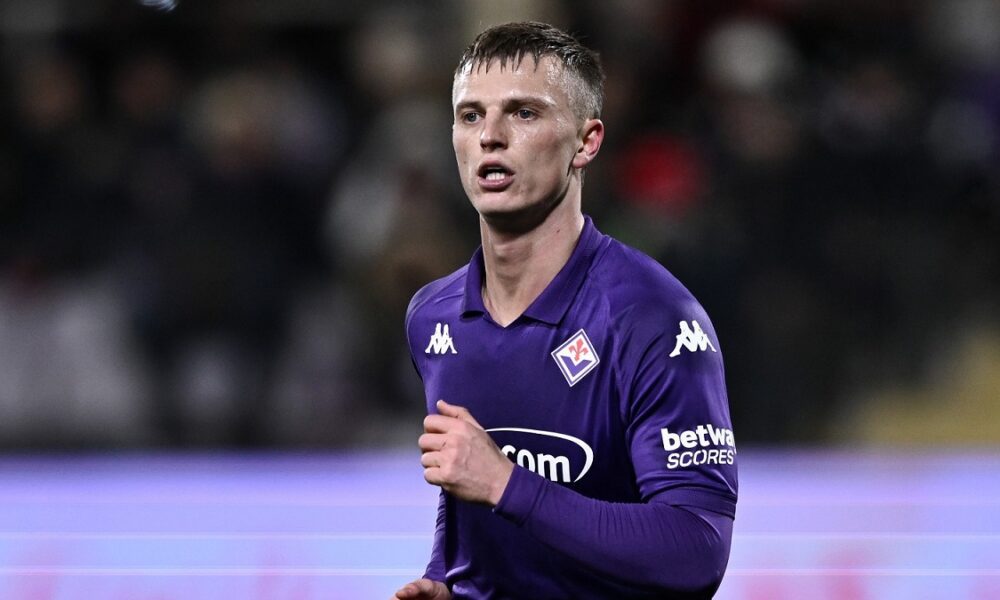 Infortunio Gudmundsson, problema alla caviglia e cambio obbligato in Fiorentina Torino: cosa filtra