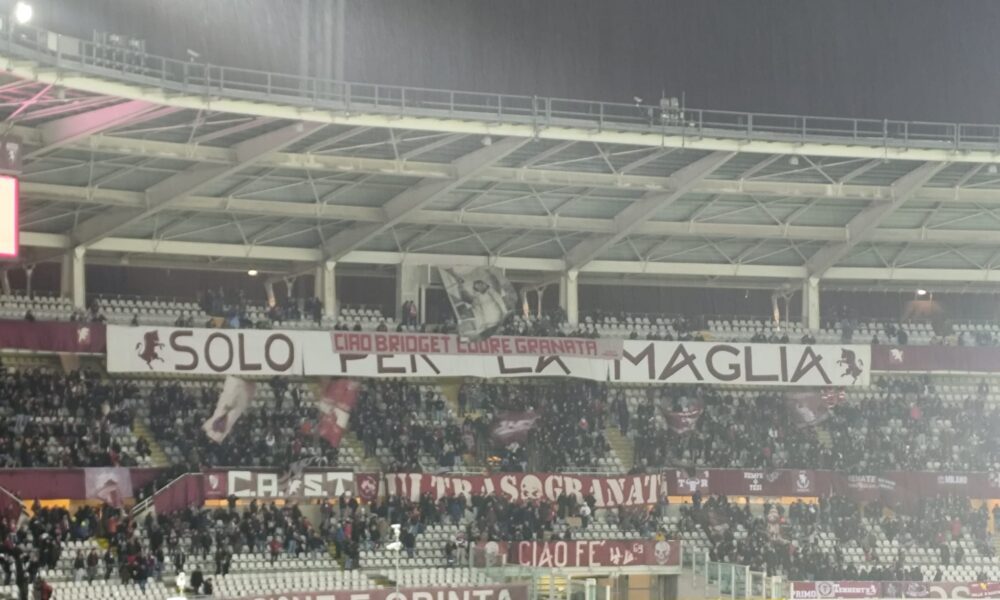 Torino, la Curva Maratona ricorda la tifosa Bridget: lo striscione prima del match con l’Empoli – FOTO