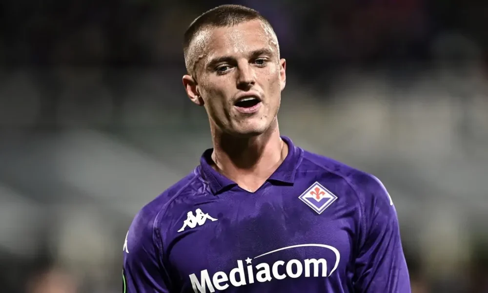Infortunio Gudmundsson: l’esito degli esami del fantasista della Fiorentina. Le sue condizioni e quanto dovrà rimanere fuori