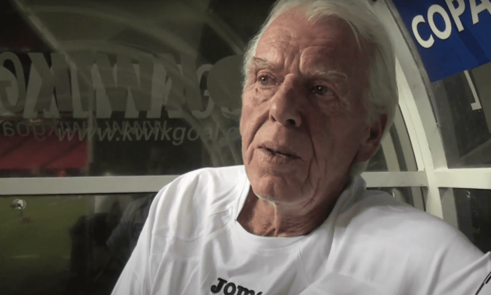 Lutto nel mondo del calcio, si è spento Leo Beenhakker: noto anche per aver portato Ibrahimovic all’Ajax – FOTO
