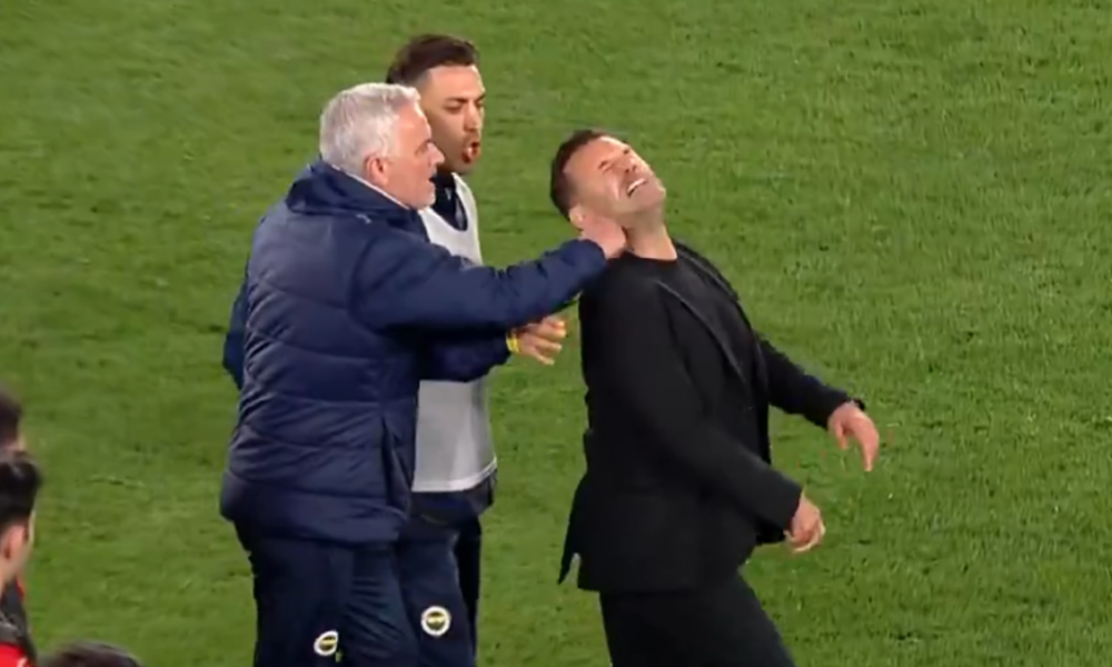 Mourinho, scatta la squalifica dopo il brutto gesto contro il Galatasaray: ecco la decisione del Consiglio disciplinare!