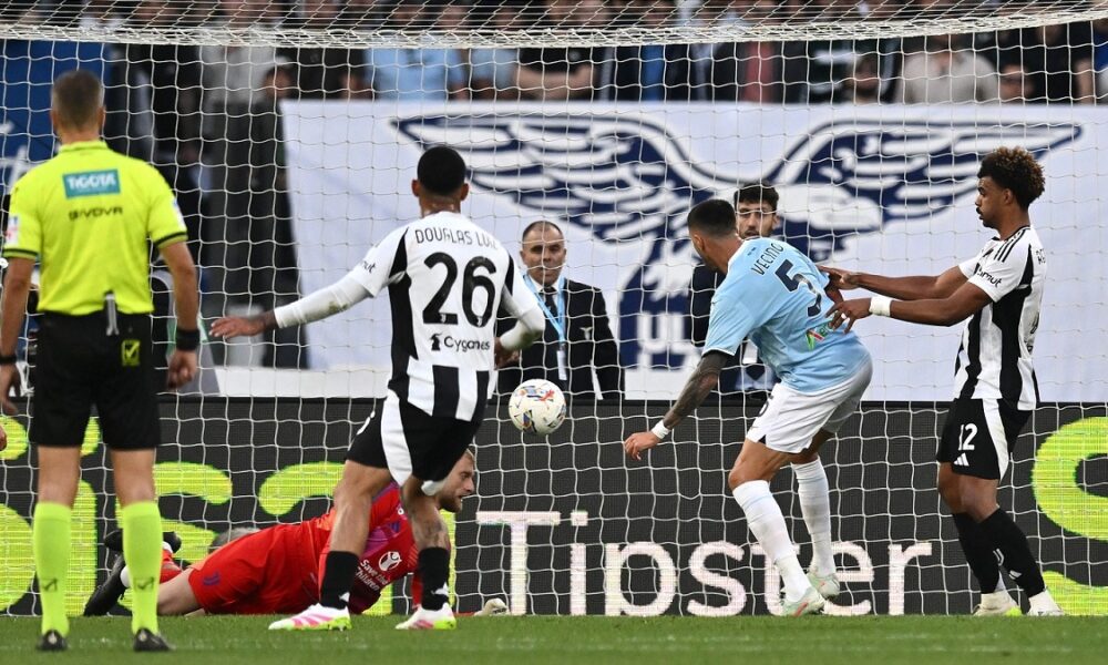 Lazio Juve, la moviola dei giornali: «Espulsione Kalulu inevitabile, ma manca anche un rosso a Pellegrini!». Bianconeri infuriati
