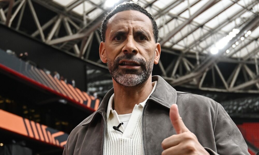 Rio Ferdinand incorona il Liverpool: «Mercato eccezionale. Se prendono Isak, è finita». La leggenda dello United elogia i rivali: dopo gli arrivi di Wirtz ed Ekitike, l’assalto al centravanti svedese chiuderebbe la Premier League