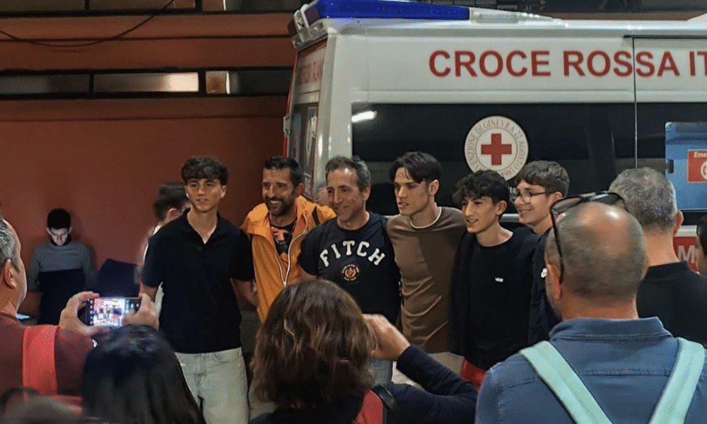 Torino, Ricci al centro del mercato: le parole di Cairo e il siparietto con i tifosi – FOTO