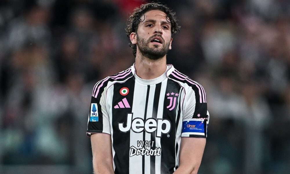 Juventus, il gesto nei confronti di Locatelli dopo il rigore sbagliato contro il Sassuolo: cosa han fatto squadra e staff. Retroscena