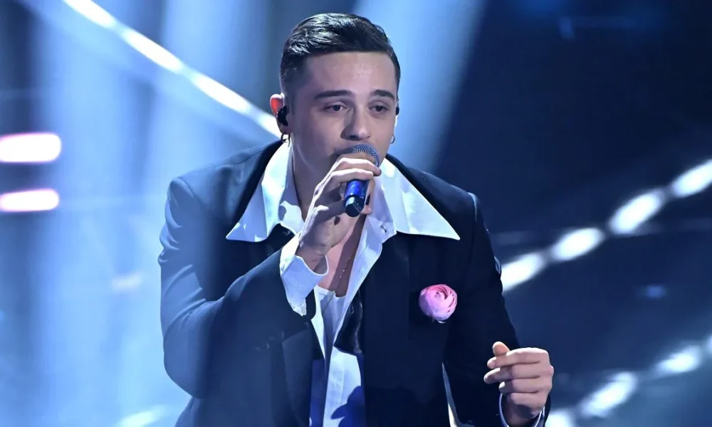 Sampdoria Serie C, le parole del cantante Olly fanno impazzire il web dopo la retrocessione dei blucerchiati – FOTO