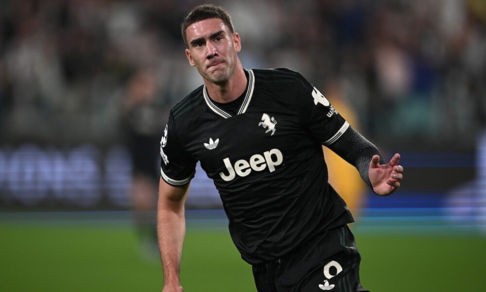 Rinnovo Vlahovic, la Juve detta le condizioni: e anche Comolli si è imposto nella trattativa col padre dell’attaccante!