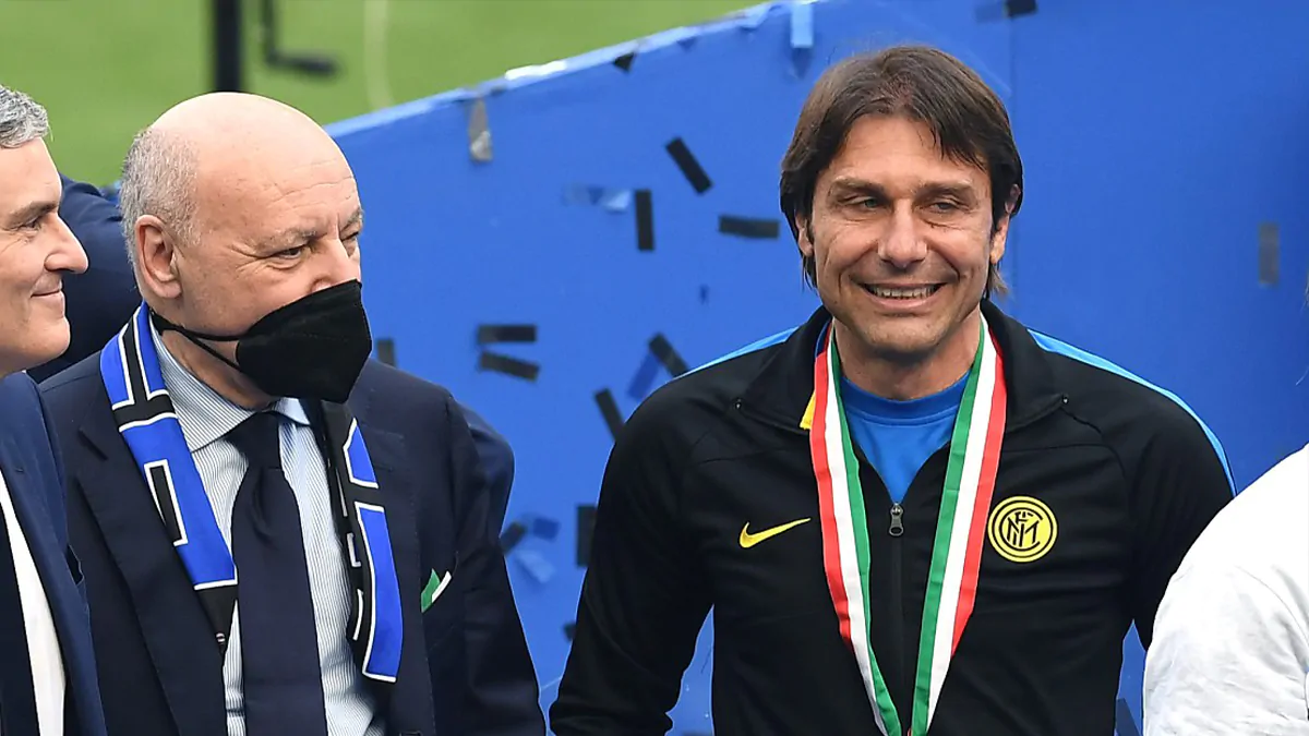 Conte Marotta, scintille di fuoco che non finiscono: la rivalità che ha incendiato Inter e Napoli prosegue! Spunta il motivo del loro disaccordo Conte Marotta, scintille di fuoco che non finiscono: la rivalità che ha incendiato Inter e Napoli prosegue! Spunta il motivo del loro disaccordo