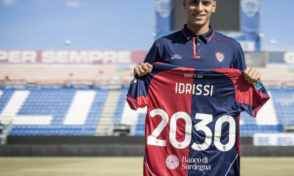 Cagliari, adesso è ufficiale: rinnovo per Idrissi! Il calciatore ha firmato fino al 2030, la nota