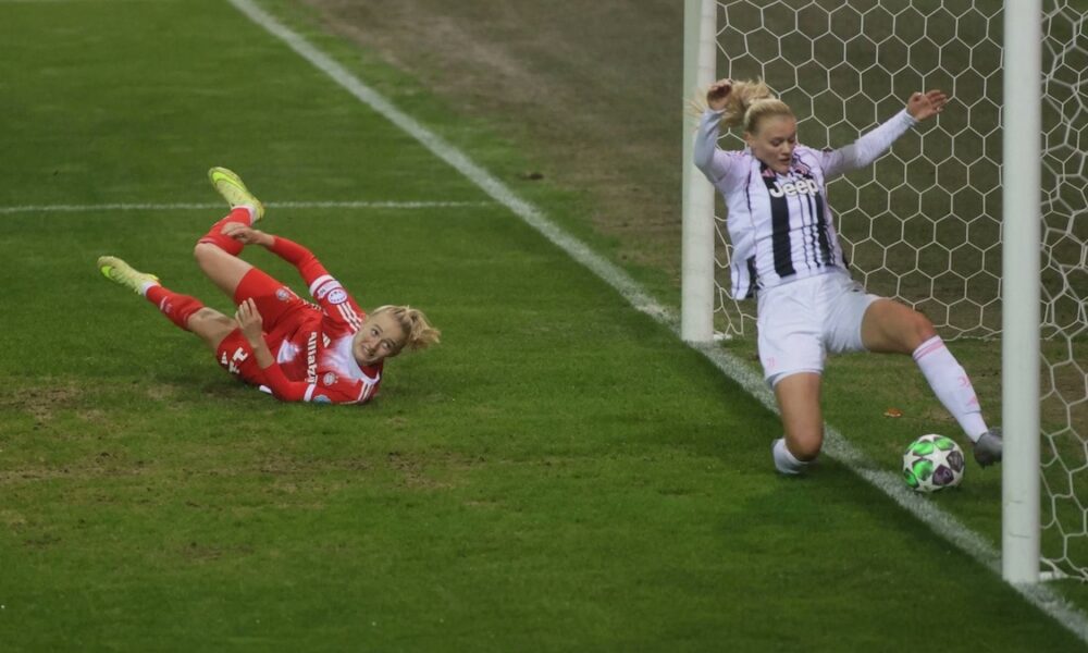 Calcio femminile, esplode la polemica arbitrale dopo Bayern-Juventus Women: cosa è successo