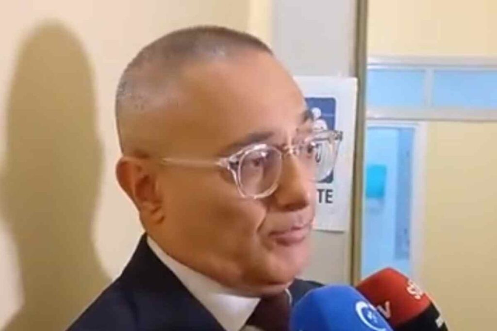 Napoli, caos totale: dimissioni, richiesta ufficiale 33 Giuseppe Chiné ai microfoni