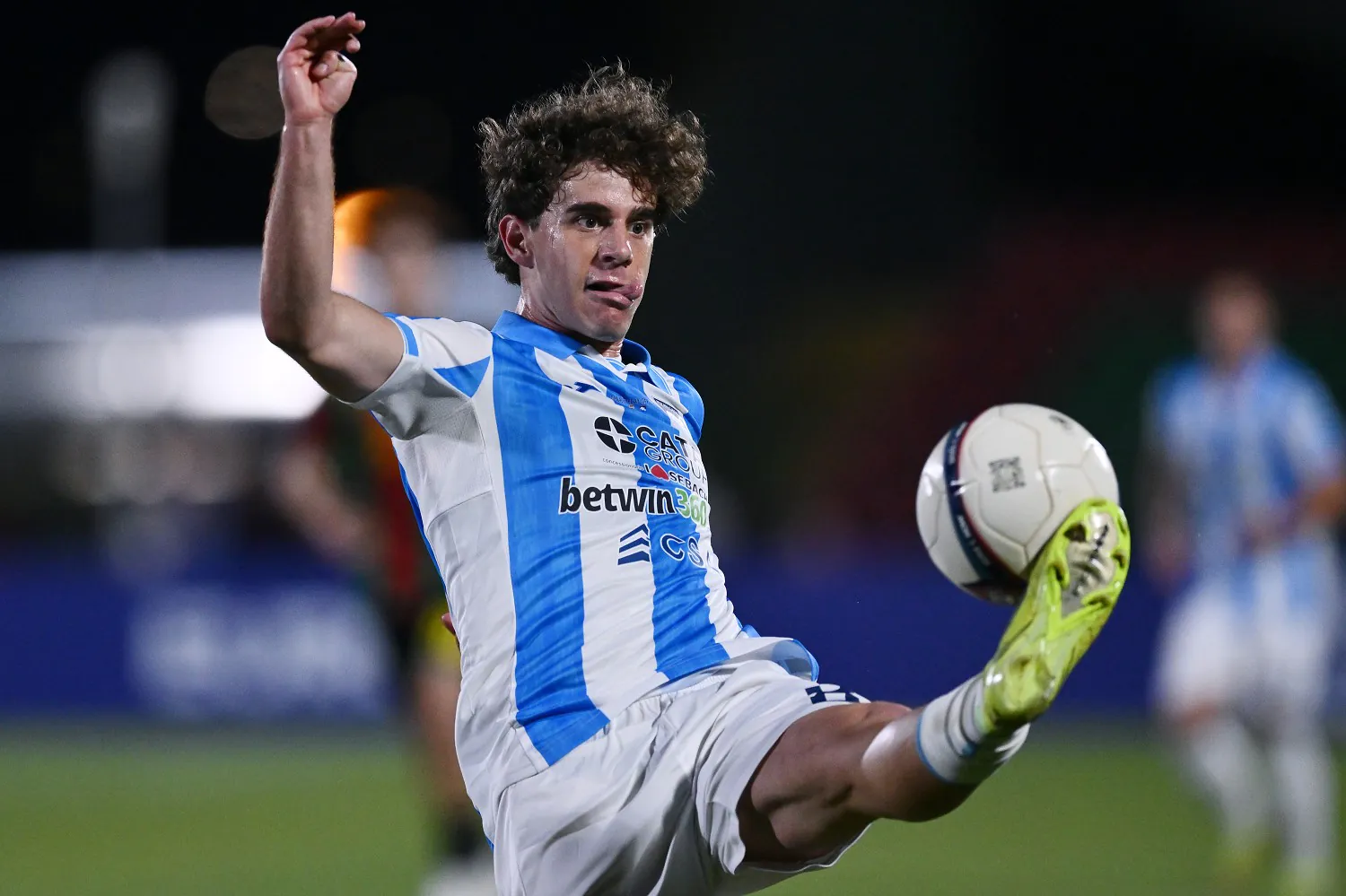 Calciomercato Cagliari, i rossoblù seguono quel talento del 2004, ma la trattativa è difficile: concorrenza alta, i dettagli Calciomercato Cagliari, i rossoblù seguono quel talento del 2004, ma la trattativa è difficile: concorrenza alta, i dettagli