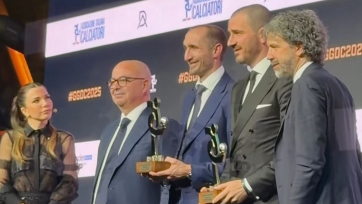 Gran Galà del Calcio 2025, Bonucci e Chiellini premiati come Legend: una reunion dal sapore di Juventus per due icone bianconere – FOTO