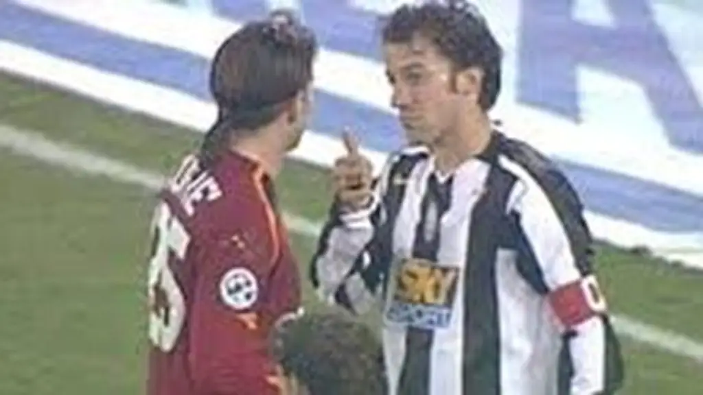 Cufrè torna sullo schiaffo a Del Piero: «Sono cose che possono succedere. Chiarito? Non mi interessa farlo. In quella partita si avvertiva qualcosa di strano in campo, non avremmo mai potuto vincere è stata rubata» Cufrè torna sullo schiaffo a Del Piero: «Sono cose che possono succedere. Chiarito? Non mi interessa farlo. In quella partita si avvertiva qualcosa di strano in campo, non avremmo mai potuto vincere è stata rubata»