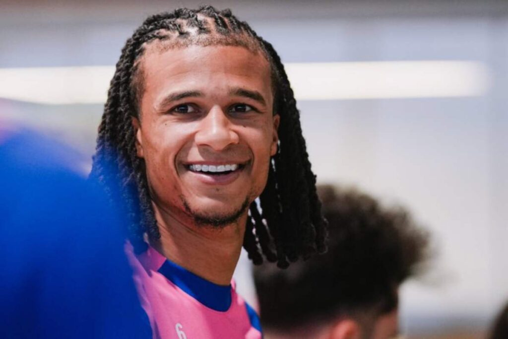 E' derby Milan-Inter, Allegri ha la meglio: il colpo lampo frega Marotta 32 Nathan Ake