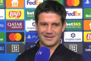 Cristian Chivu sorride durante un'intervista