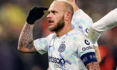 Federico Dimarco si porta il dito alla tempia