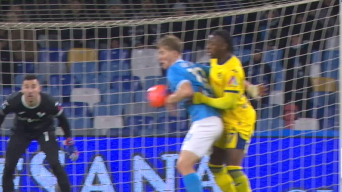 napoli furioso per il gol annullato col verona hojlund non ho mai toccato la palla con la mano ci rifaremo in campo domenica 8211 foto da Calcionews24.com napoli furioso per il gol annullato col verona hojlund non ho mai toccato la palla con la mano ci rifaremo in campo domenica 8211 foto