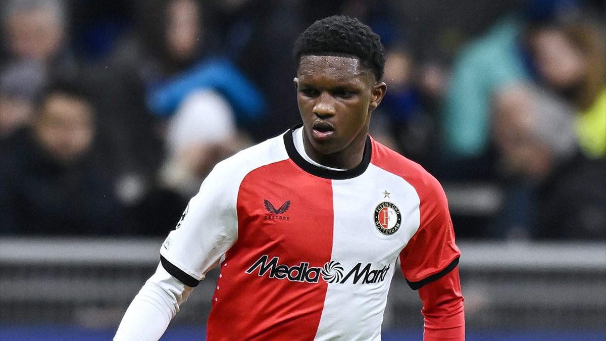 Liverpool, dietrofront su Read: pista abbandonata! Altri 2 top club alla finestra per il terzino del Feyenoord Liverpool, dietrofront su Read: pista abbandonata! Altri 2 top club alla finestra per il terzino del Feyenoord