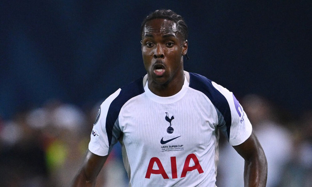Calciomercato Roma, dopo l’addio di Bailey scatta l’ora di Mathys Tel: sprint per l’attaccante! L’assist arriva dal Tottenham