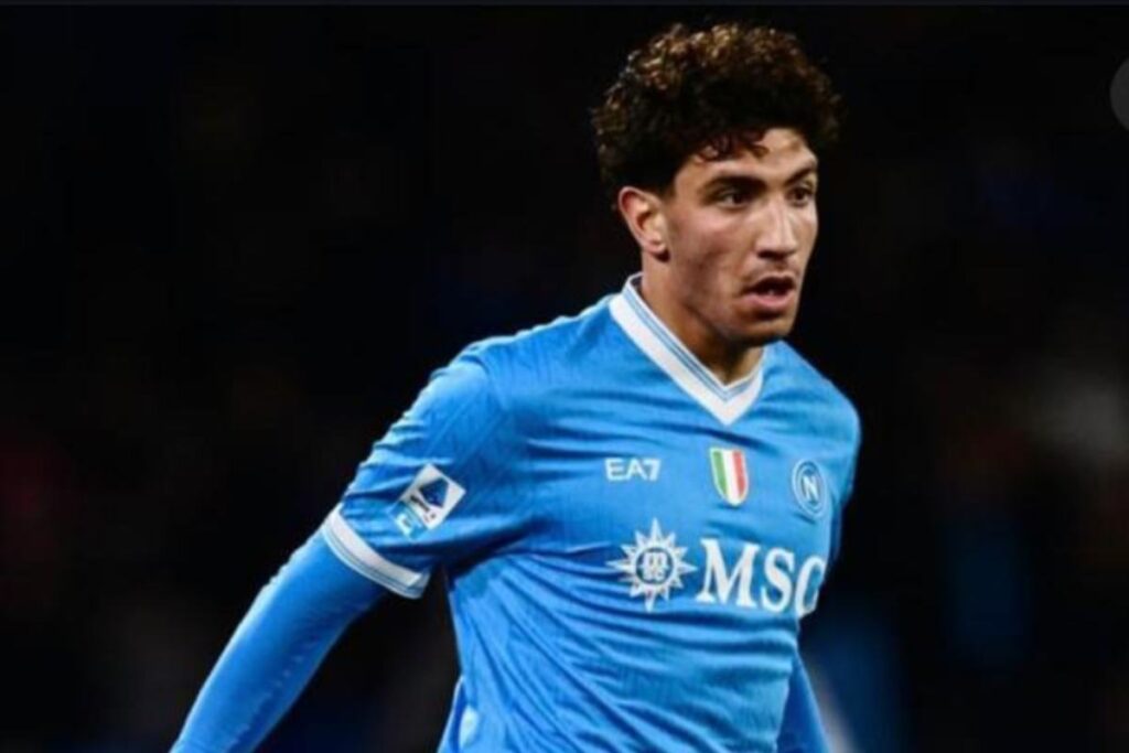 Conte si è superato, li ha chiusi fuori dallo spogliatoio: cacciati via 32 marianucci