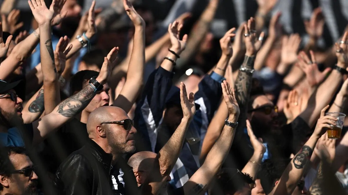 Lazio Genoa nel deserto: Olimpico vuoto e protesta contro Lotito. I tifosi prendono posizione! Lazio Genoa nel deserto: Olimpico vuoto e protesta contro Lotito. I tifosi prendono posizione!