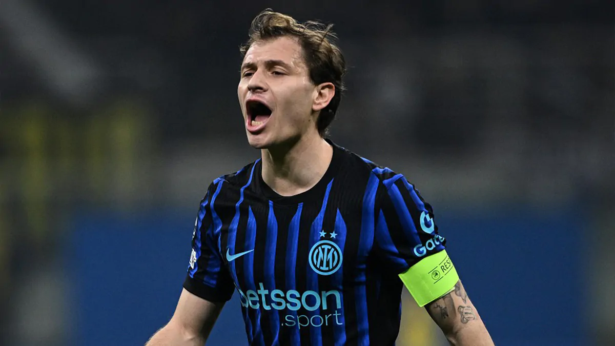 Barella deluso: «Almeno gli ottavi? La delusione c’è, non ci nascondiamo. Nel girone siamo usciti per un punto e per un rigore al 90esimo…» Barella deluso: «Almeno gli ottavi? La delusione c’è, non ci nascondiamo. Nel girone siamo usciti per un punto e per un rigore al 90esimo…»