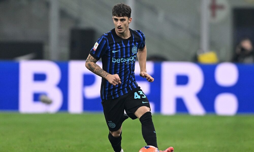 Inter, chi sono Cocchi e Kamate, titolari contro il Torino in Coppa Italia. La storia e l’identikit dei giovani lanciati da Chivu