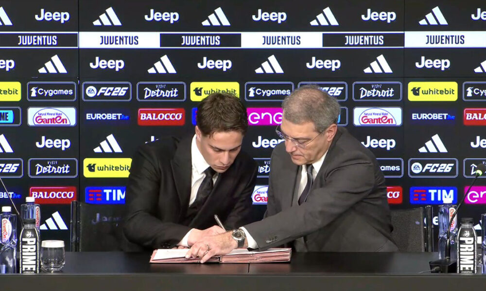 Yildiz Juve, l’ufficialità del rinnovo arriva in conferenza stampa! Le parole del talento turco