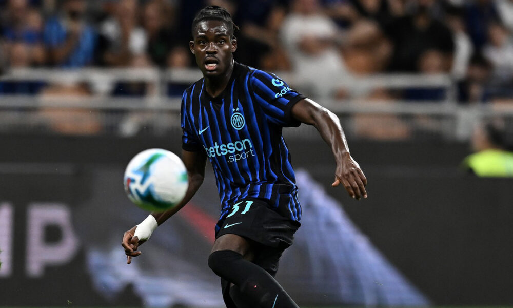 Infortunio Bisseck, tegola per l’Inter: gli esami confermano il problema muscolare! Filtra pessimismo per la sfida con la Roma
