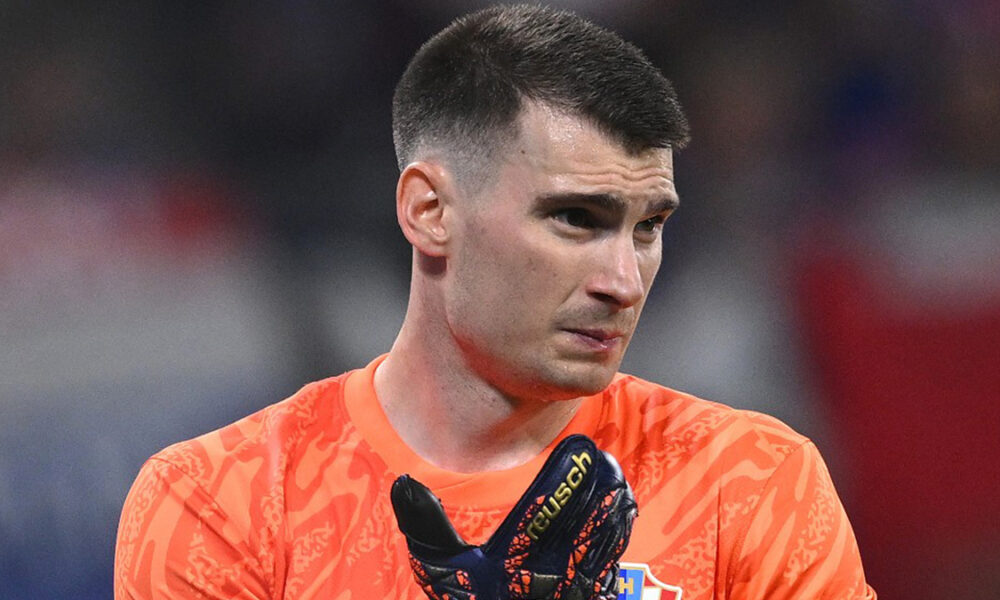 Il Barcellona blocca Livakovic dal Fenerbahçe: operazione per il 2027 e prestito immediato