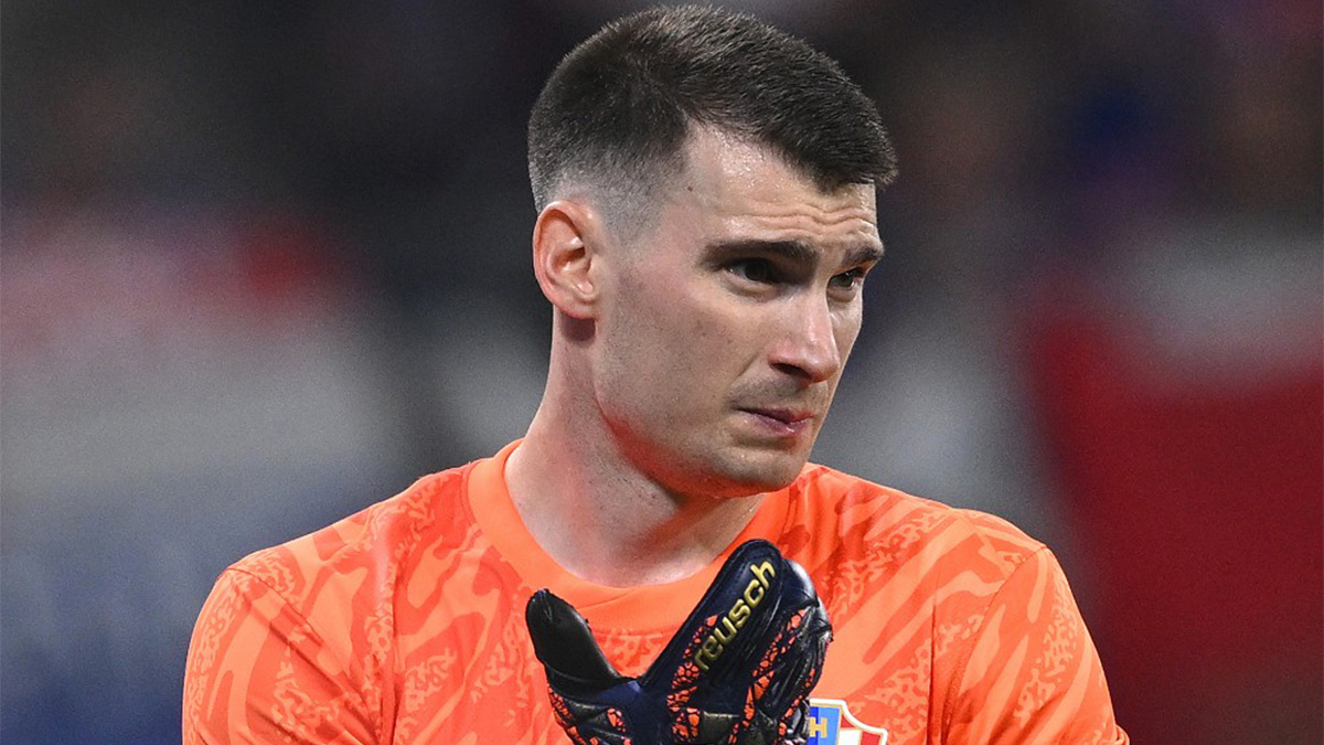 Calciomercato Torino, l’ultima idea per la porta è Livakovic: il prezzo per il titolare della Croazia è abbordabile! Deciso il futuro di Paleari