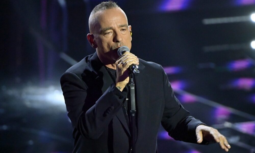 Eros Ramazzotti ‘consiglia’ la Juventus: «Punterei tutta la vita su Vlahovic, spero nel rinnovo. Sogno questi tre giocatori in bianconero»